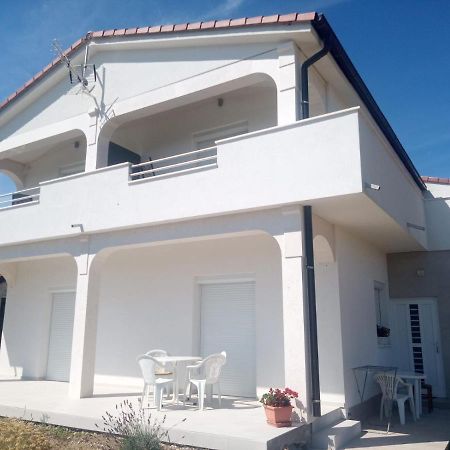 Apartmani Sol Vlasici Pag Town Exterior photo